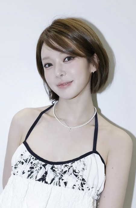 Choa from AOA, your face has changed? an indirect position on plastic surgery allegations