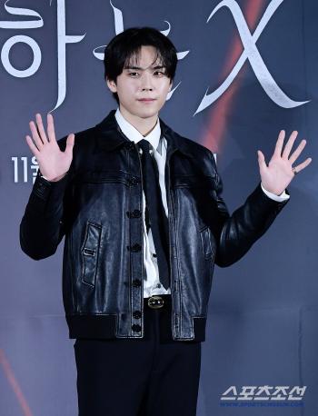 Dear X Kim Do Hoon, I hurt my arm while practicing shooting..I didn't even imagine it