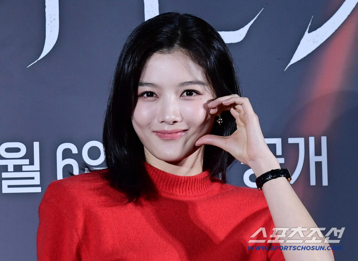 Dear X Kim Yoo-jung, dating Kim Do-hoon? Laugh on the phone for three minutes