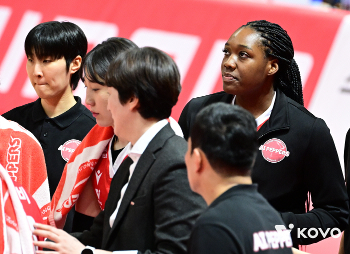 Director Jang Ji-yeon sees hope as Joy X Ko Ye-rim is about to operate normally. Crisis is an opportunity.