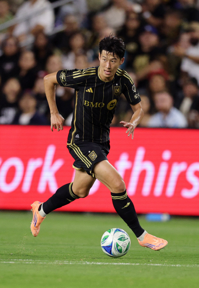 Focus! Son Heung-min's charisma explodes...10.36 million worth of investment, ace mode → MOM glory in PO 1st round without goals