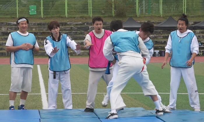 Gian 84, long hair and deep affection...Do you love super close touch? (Na Hon San)