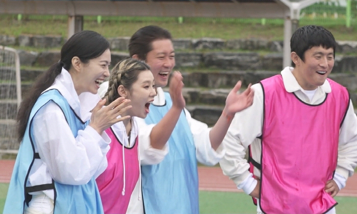 Gian 84, long hair and deep affection...Do you love super close touch? (Na Hon San)