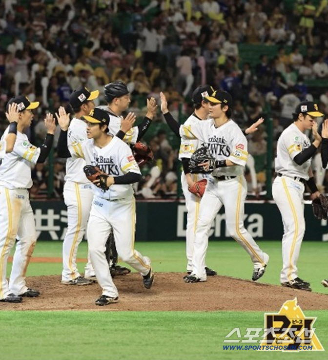 Give up the first round and win, win, win...Softbank topped the Japan Series for the first time in five years, confirmed the championship with a home run in the 11th inning of extra time