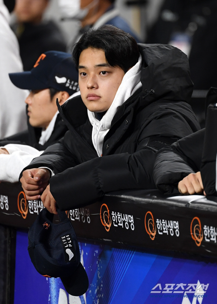 I hated myself for feeling sad about Moon Dong-ju's performance → Kim Seohyun's hot tears.. be only twenty-one years old