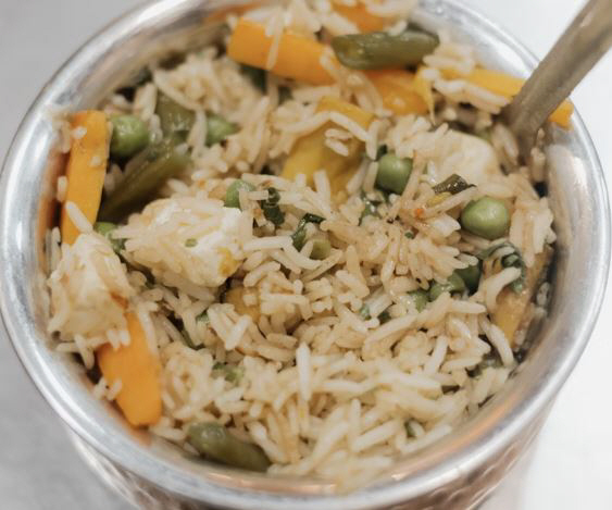 I ordered vegetarian food, but the meat went in, and the customer shot and killed the owner...What's the truth?