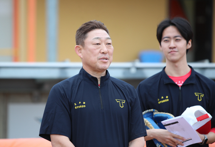 It will also be acquired from Lotte and Doosan, KIA and KT...8th place, shock, revamp