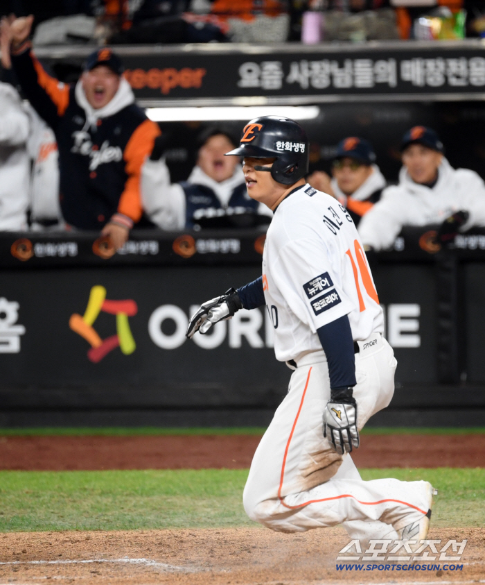 It's not the same hit. Yesterday's energy is until today. Shim Woo-joon is the 9th player in a surprise move. Why is Lee Jinyoung the 6th hitter again?