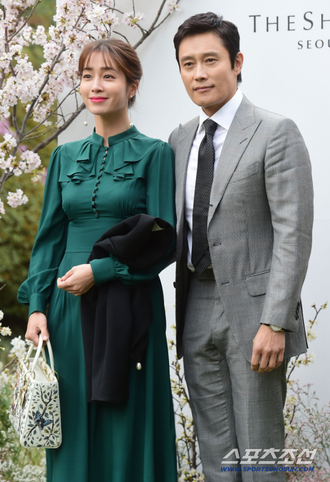 Lee Min-jung, ♥ Lee Byung-hun followed the Venice Film Festival to help him..I was really surprised.