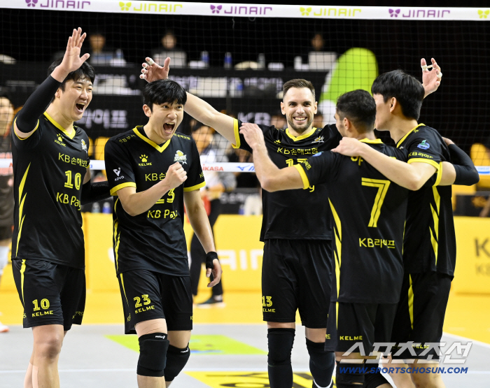  3-0 win! Cheering KB Insurance