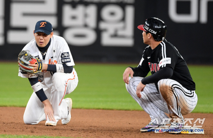  Ha Joo-seok and Oh Ji-hwan complain of pain