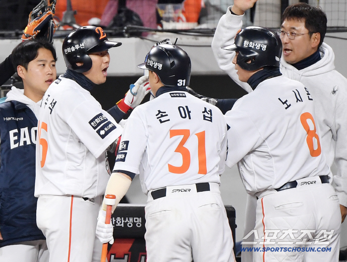  Ha Joo-seok's precious RBI jin-base hit
