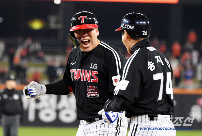  Kim Hyun-soo came from behind in the 9th inning