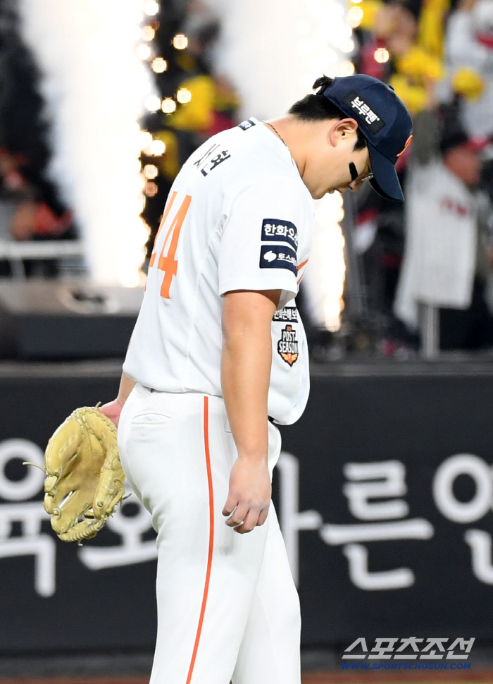  Kim Seo-hyun blamed himself for allowing a two-run shot in the 9th inning