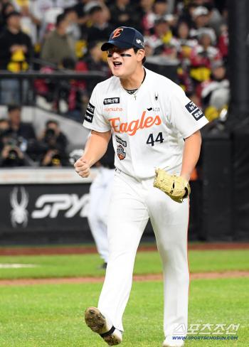  Kim Seo-hyun's closing pitcher's roar