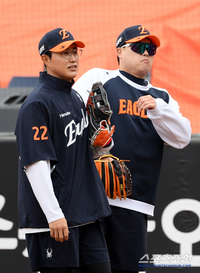 Ryu Hyun-jin, Chae Eun-seong, relaxed