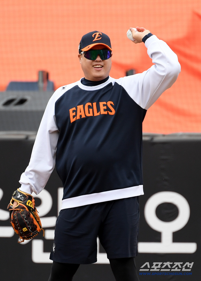  Ryu Hyun-jin's smile is back