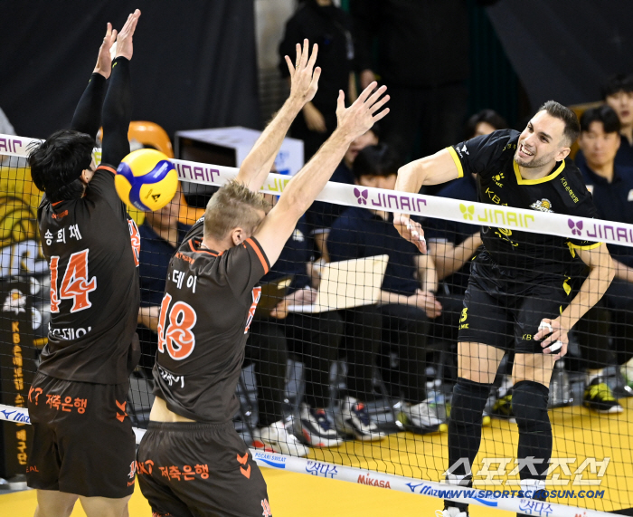  Villena, the power to break through two blockers