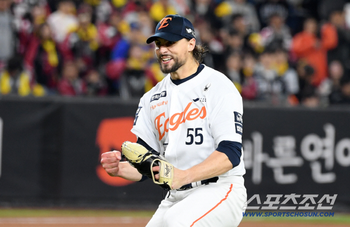  Weiss dominating the Korean Series