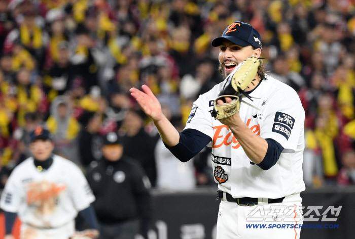  Weiss Overcomes Crisis