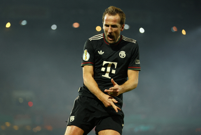 Son Heung-min has never done this next to him. Is this Kane or Messi? Historical Harry Kane is great, amazing