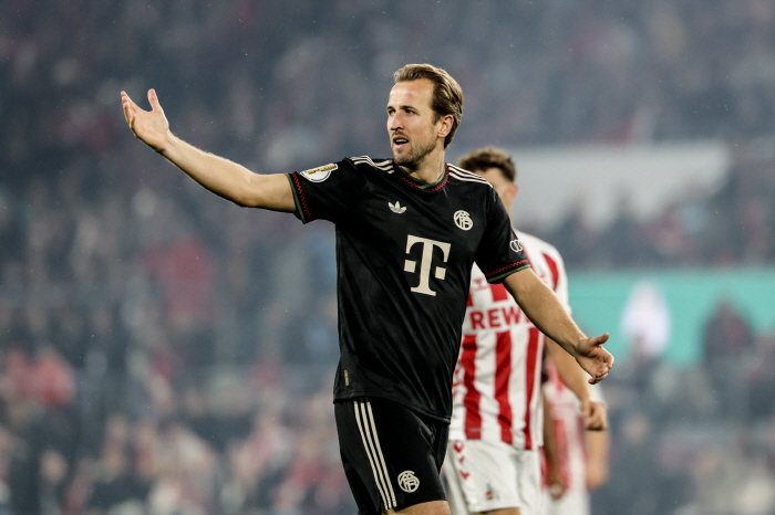 Son Heung-min has never done this next to him. Is this Kane or Messi? Historical Harry Kane is great, amazing