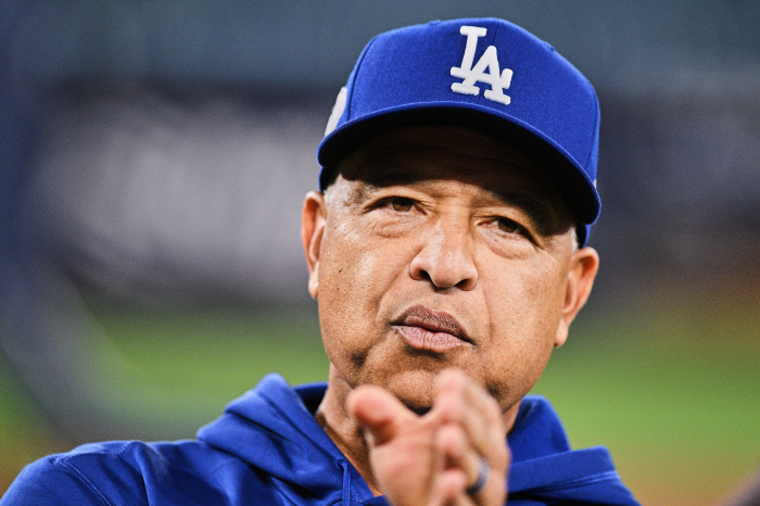 What are you doing when you call someone? Roberts' continued turn away from Kim Hye-sung, and if it's a pinch runner, I'd rather pick a pitcher