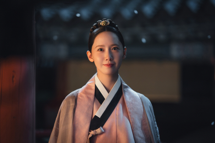 Be careful with the plane, Yeon Sook-soo...Im Yoon-ah Ends Fans' Concerns → Global Tour Finale Comeback