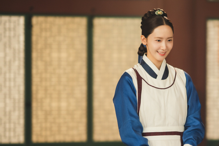 Be careful with the plane, Yeon Sook-soo...Im Yoon-ah Ends Fans' Concerns → Global Tour Finale Comeback