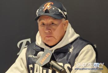 Coach Kim Kyung-moon, the fifth runner-up, is always disappointing to be in second place. Congratulations, LG. Players, staff, front desk, thank you for your hard work.