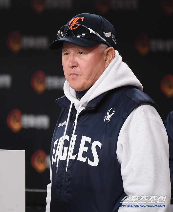 Coach Kim Kyung-moon, the fifth runner-up, is always disappointing to be in second place. Congratulations, LG. Players, staff, front desk, thank you for your hard work.