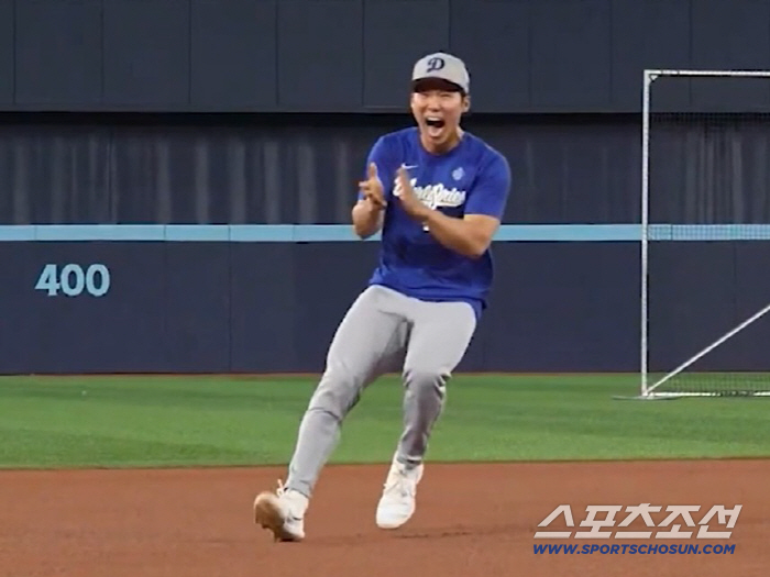The director's cover-up in the brink of a cliffhanger. Everyone is laughing during the running competition with Kim Hye-sung