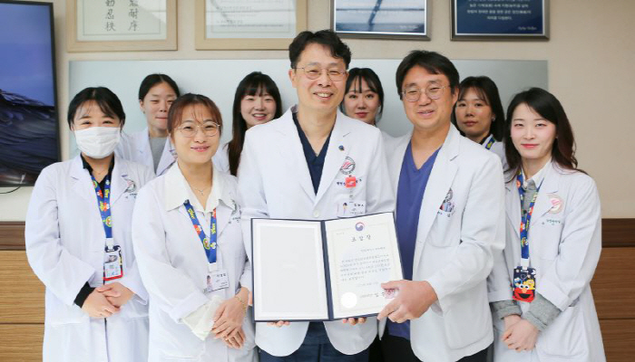 Hallym University Sacred Heart Hospital receives a commendation from the Commissioner of the Korea Centers for Disease Control and Prevention for Contribution to Prevention and Management