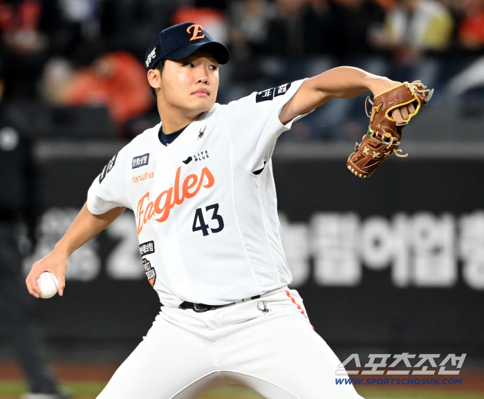 Hanwha, maybe it's the last time...Moon Dong-ju, 140km fastball? → 1 inning early steel plate, Jung Woo-ju will appear