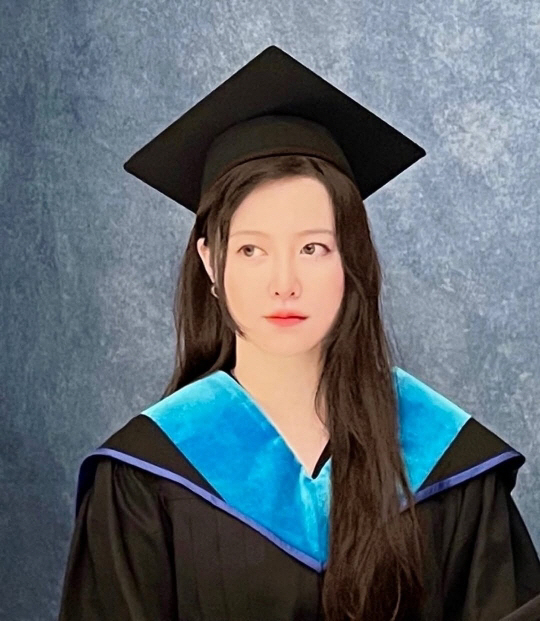 Koo Hye-sun, graduate of KAIST, graduation picture..I'm busy representing a venture company, but I'm aiming to graduate early