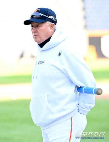 Director Kim Kyung-moon will win