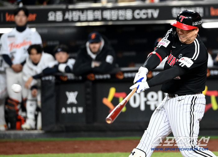  Kim Hyun-soo, one more point with a timely hit!