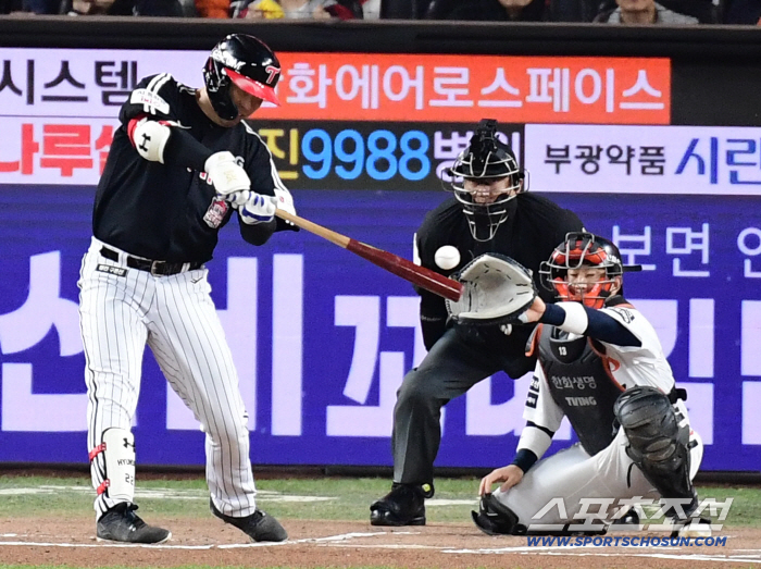  Kim Hyun-soo's one-run timely hit to take the lead in the top of the first inning