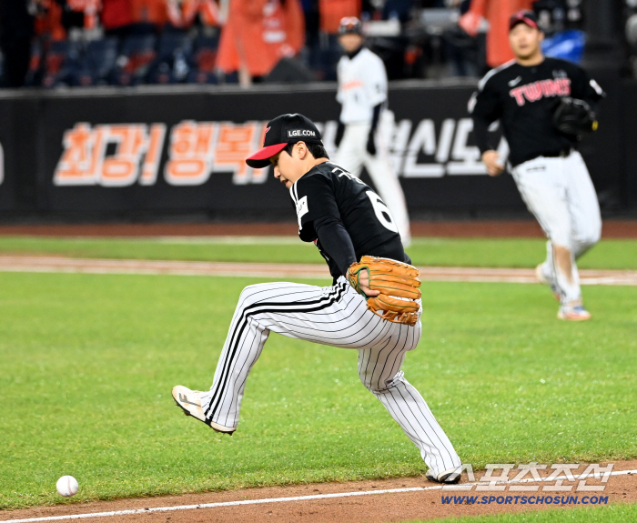  Koo Bonhyuk avoids Moon Hyunbin bunting