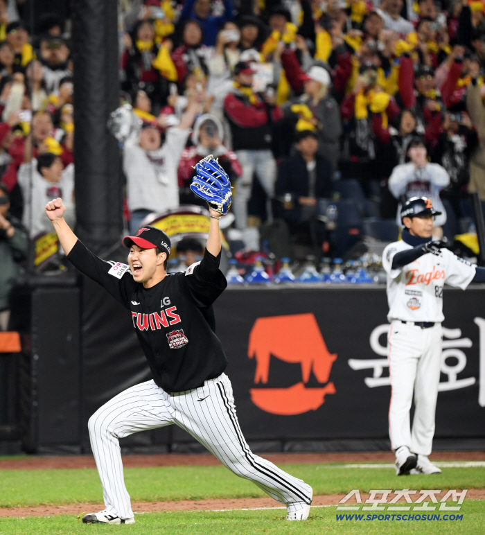  LG Twins closer Yoo Young-chan achieved an integrated victory