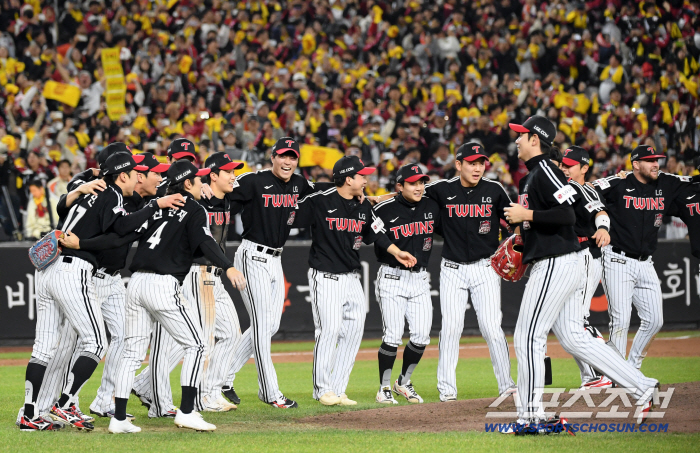  LG Twins Win