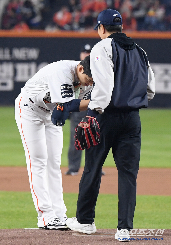  Moon Dong-ju greets legendary Jung Min-cheol 90 degrees