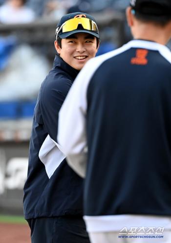 Moon Hyunbin, you look good today