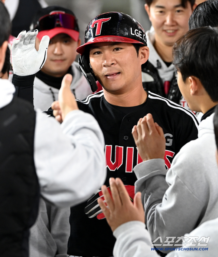  Oh Jihwan, who flew a sacrifice fly, brought the lead