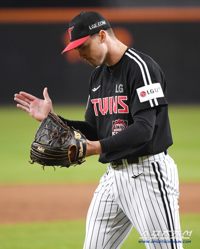  Tolhurst, three out in the 6th inning