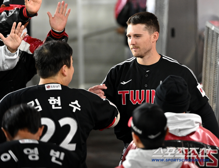  Welcome to Tolhurst, Kim Hyunsoo. Thank you