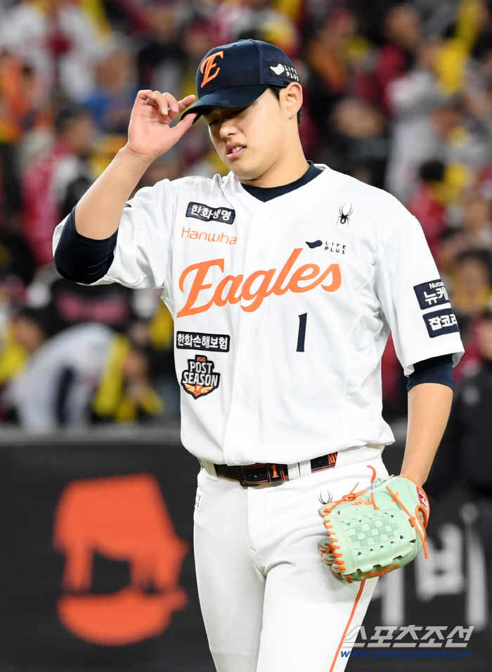 Shocking! Moon Dong-ju's fastball is at least 140km in the first inning. Average 146km → Is it exhausting or slow control