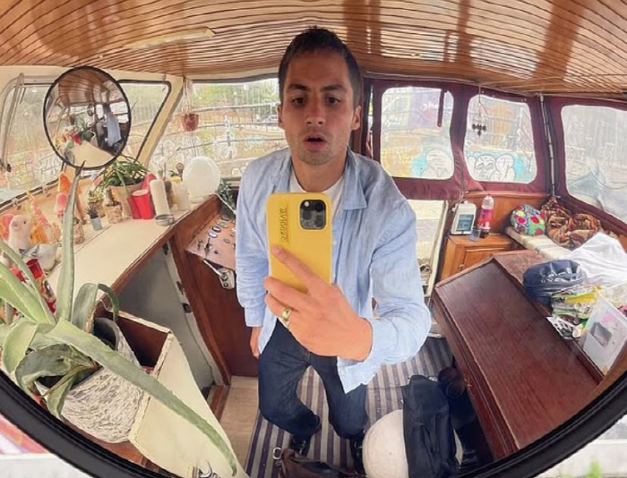 Son Heung-min and 27-year-old Tottenham GK who lifted the Europa Cup with a twist, hit Gucci washbag, and became a full-time photographer