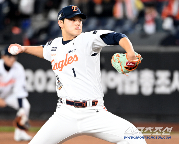 The strongest team in 2025 won the LG Twins 4-1 and won the stepping stone, completing the V4. Yeom Kyung-yeop, who won twice in three years, is a master