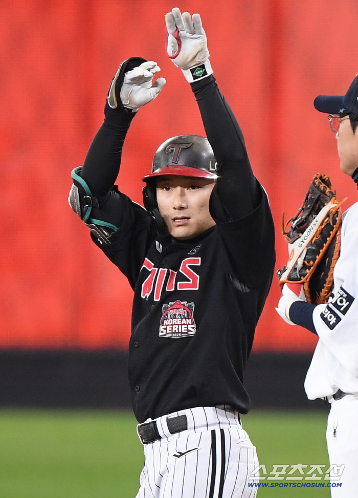 The strongest team in 2025 won the LG Twins 4-1 and won the stepping stone, completing the V4. Yeom Kyung-yeop, who won twice in three years, is a master